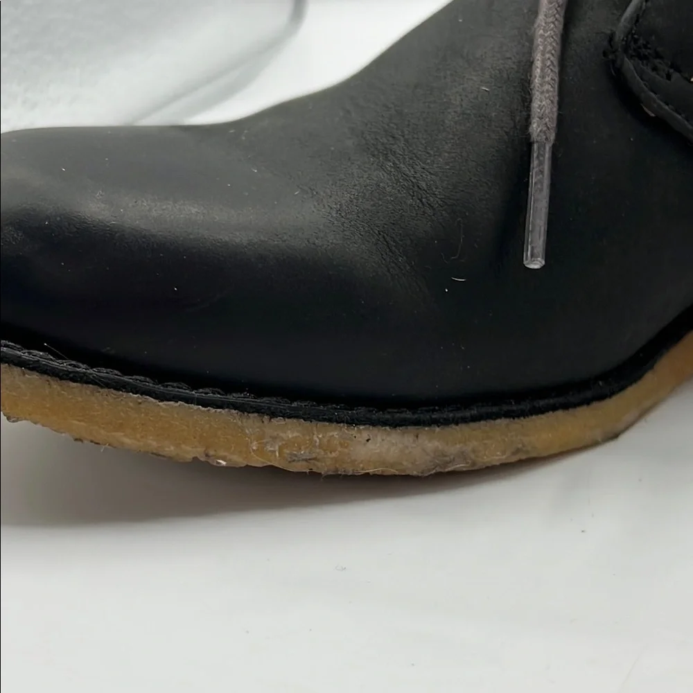 UGG‎ Sz 8 Leighton Black Tan Chukka Boots Minimalist Design